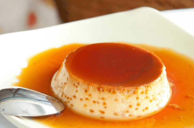 Crème caramel reversée